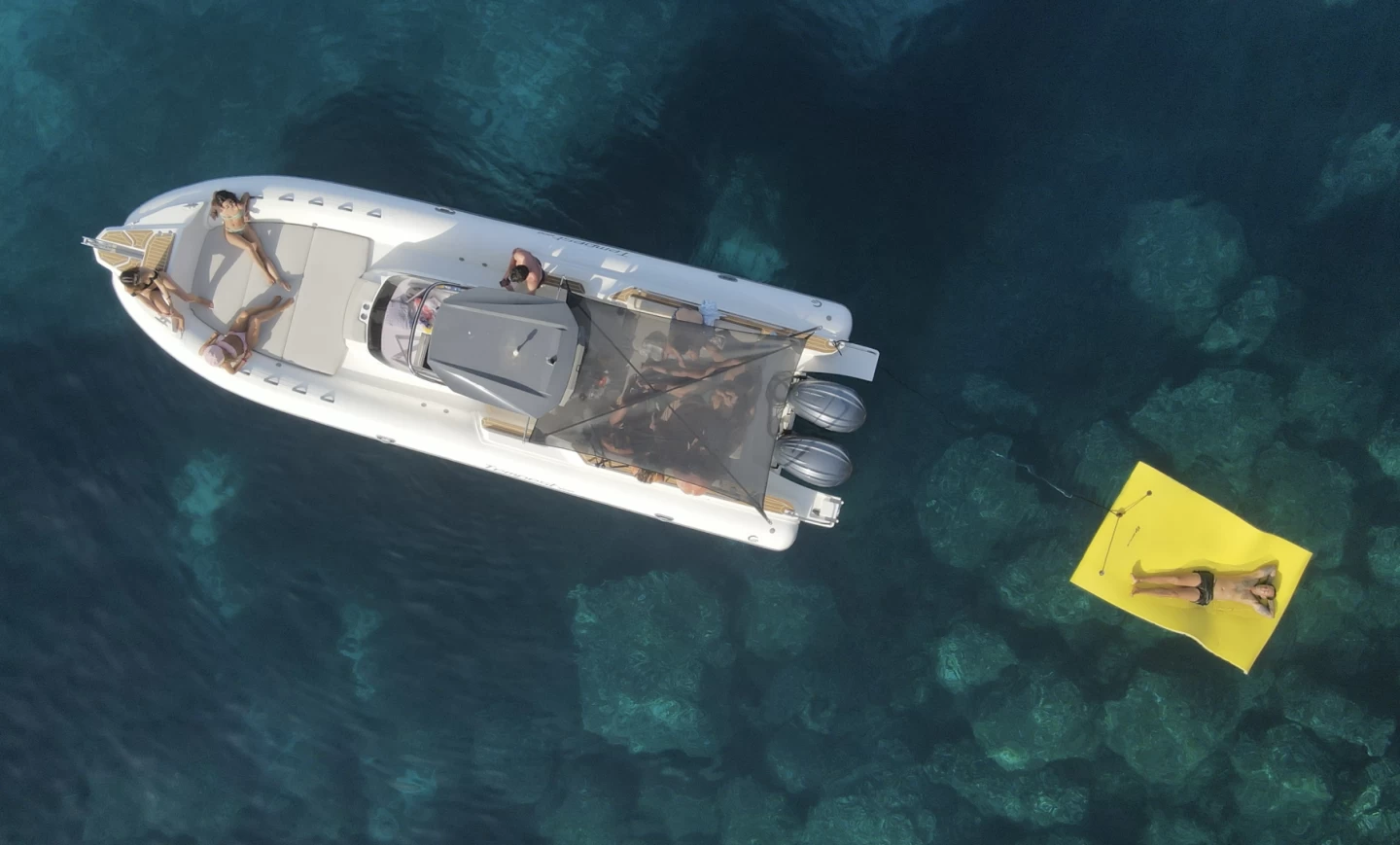 Capelli Tempest 1000 - eaux turquoise