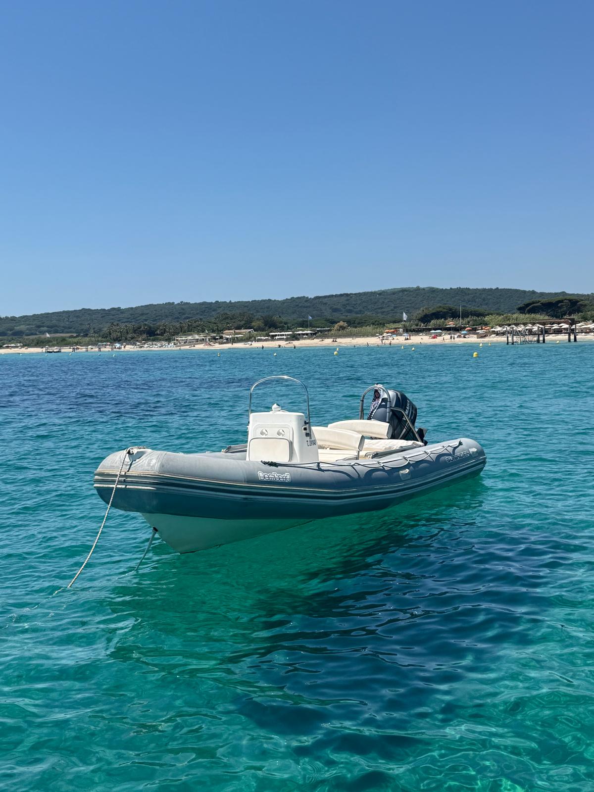 Bombard 6,5m bateau à Pampelonne, Saint-Tropez