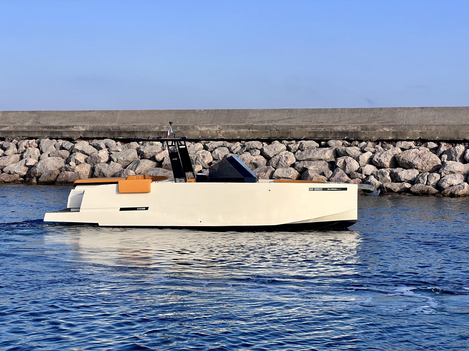 De Antonio D28 day-boat design location Saint-Tropez Pampelonne
