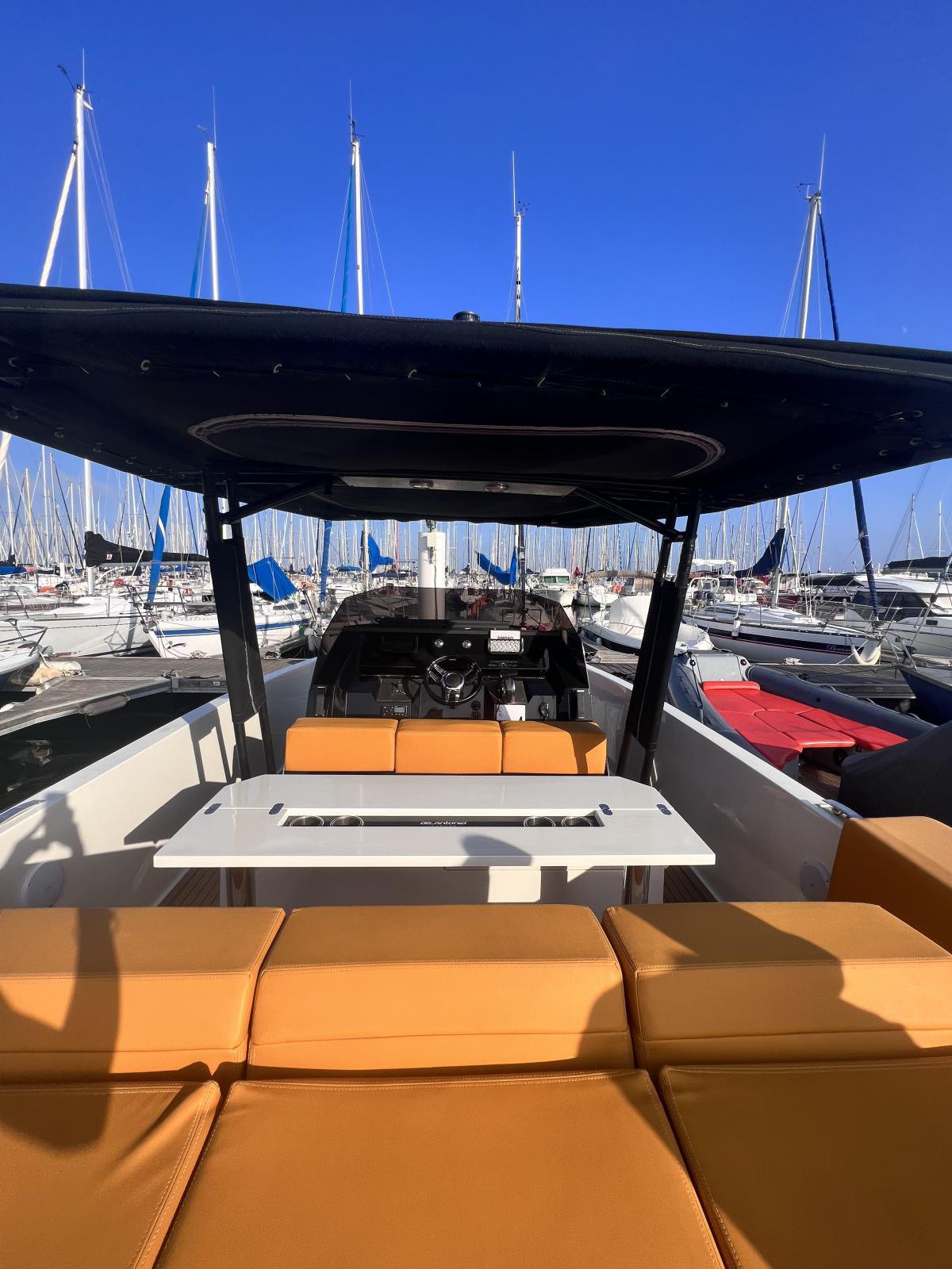 De Antonio D28 cockpit teck