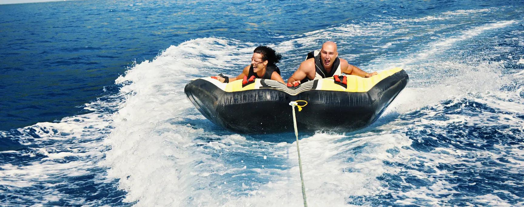 Bouée tractée en mer à Saint-Tropez